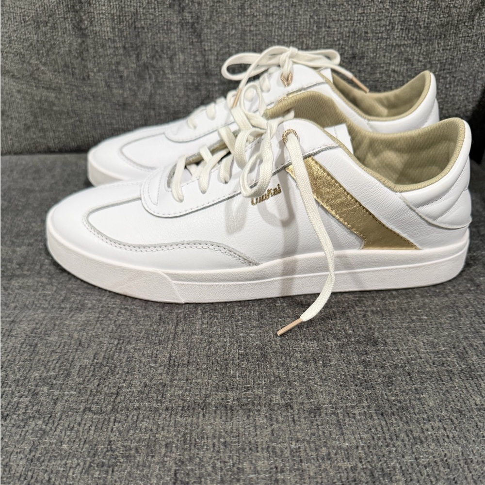 OluKai Haupu Women’s Leather Sneakers Shoes Size 9.5 in White/Gold New